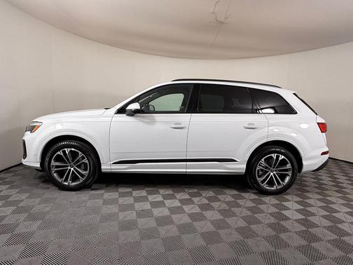 2025 Audi Q7 45 Premium