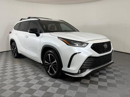 2022 Toyota Highlander XSE