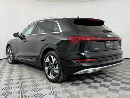 2022 Audi e-tron Premium