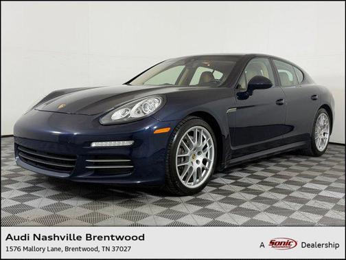 2016 Porsche Panamera 4 Edition