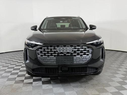 2025 Audi Q5 Premium TFSI quattro S tronic