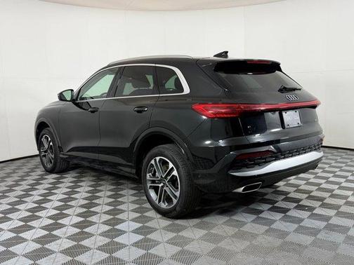 2025 Audi Q5 Premium TFSI quattro S tronic