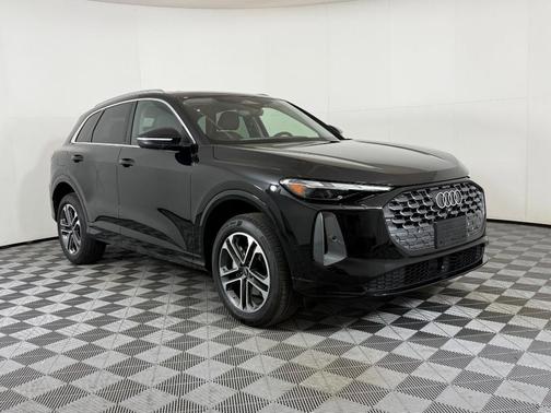 2025 Audi Q5 Premium TFSI quattro S tronic