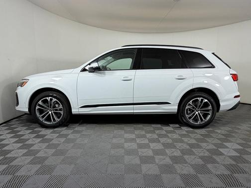 Glacier White Metallic 2026 Audi Q7 45 Premium Plus