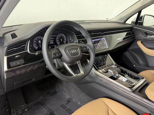Glacier White Metallic 2026 Audi Q7 45 Premium Plus