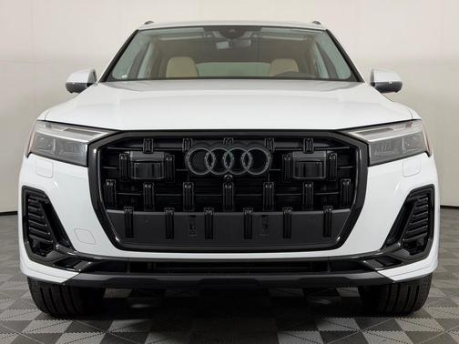 Glacier White Metallic 2026 Audi Q7 45 Premium Plus
