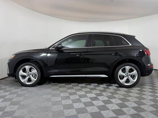 2022 Audi Q5 45 S line Premium Plus