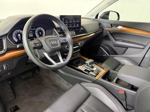 2022 Audi Q5 45 S line Premium Plus