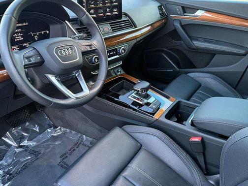 2022 Audi Q5 45 S line Premium Plus