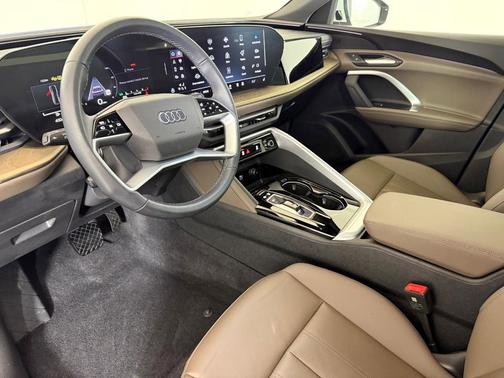 2025 Audi Q5 Premium TFSI quattro S tronic