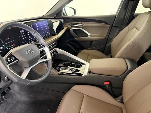 2025 Audi Q5 Premium TFSI quattro S tronic