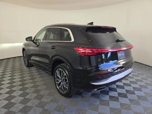 2025 Audi Q5 Premium Plus