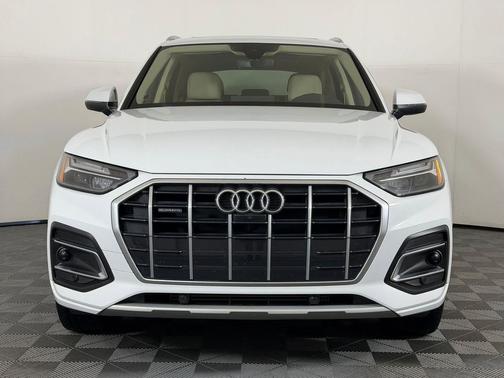 White 2023 Audi Q5 40 Premium Plus