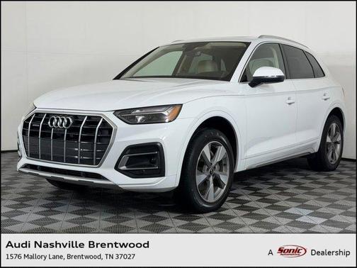 Glacier White Metallic 2023 Audi Q5 40 Premium Plus