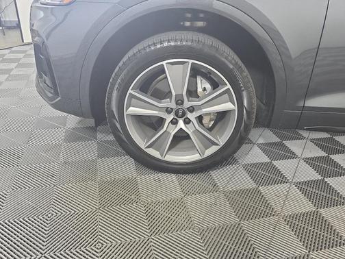 2025 Audi Q5 45 S line Premium
