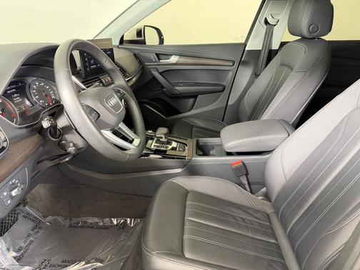 2023 Audi Q5 45 S line Premium