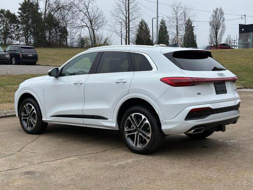 2025 Audi Q5 Premium TFSI quattro S tronic