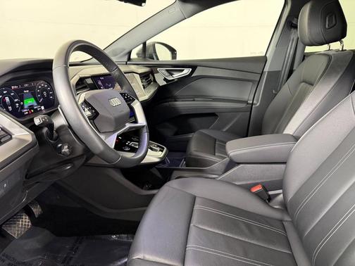 2024 Audi Q4 e-tron Premium Plus 55 quattro