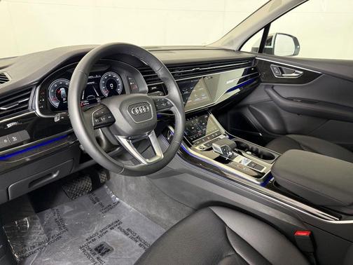 2022 Audi Q7 55 Premium Plus