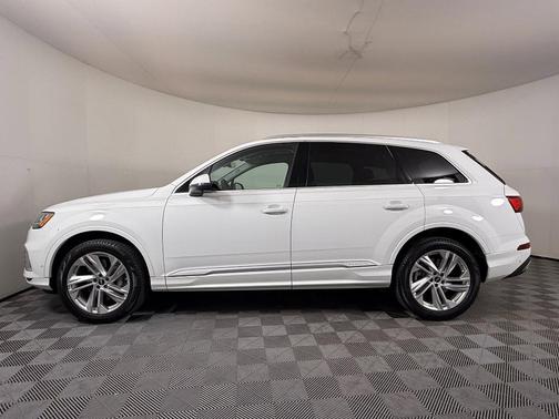 2022 Audi Q7 55 Premium Plus