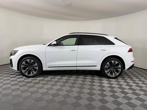 2025 Audi Q8 55 Premium Plus