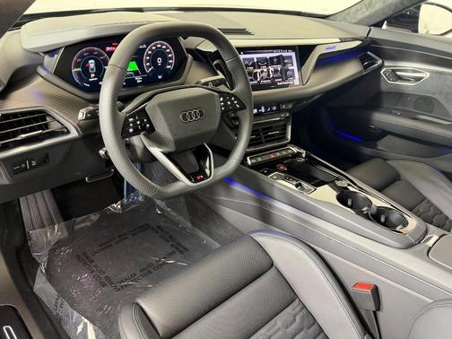 Daytona Gray Pearl Effect 2026 Audi S e-tron GT Prestige quattro