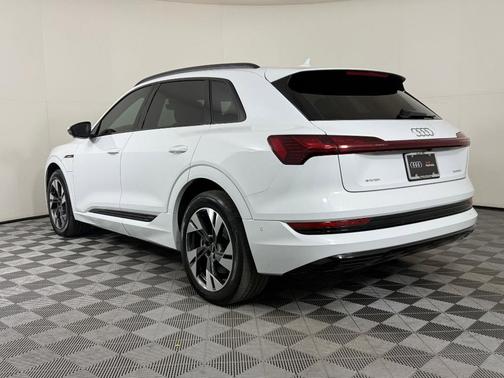 2022 Audi e-tron Premium