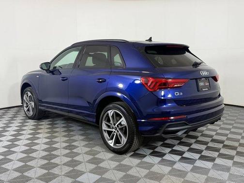 2025 Audi Q3 Premium 45 TFSI S line quattro Tiptronic