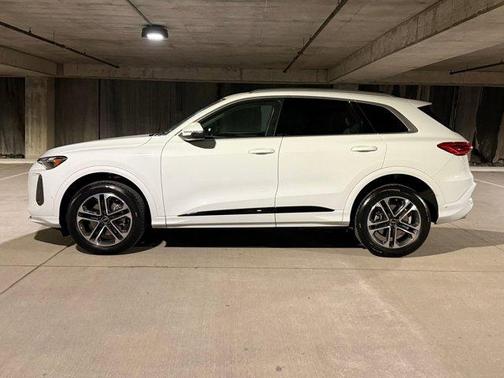 2025 Audi Q5 Premium TFSI quattro S tronic