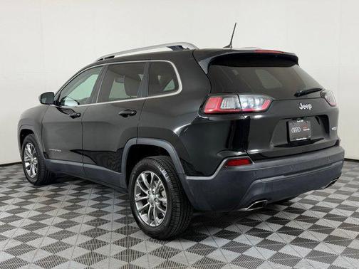 Diamond Black Crystal Pearlcoat 2020 Jeep Cherokee Latitude Plus