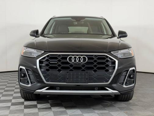 Mythos Black Metallic 2023 Audi Q5 45 S line Premium Plus