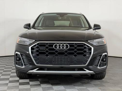 Mythos Black Metallic 2023 Audi Q5 45 S line Premium Plus