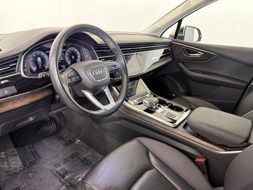 2022 Audi Q7 55 Premium Plus