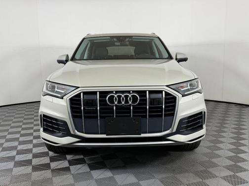 2022 Audi Q7 55 Premium Plus