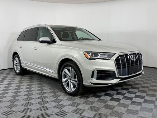 2022 Audi Q7 55 Premium Plus