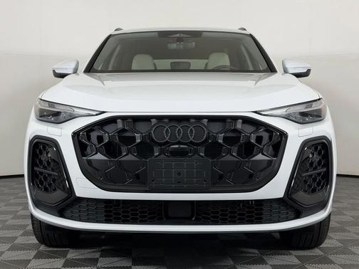 Glacier White Metallic 2026 Audi Q5 Premium TFSI quattro S tronic