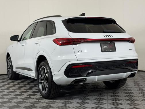 Glacier White Metallic 2026 Audi Q5 Premium TFSI quattro S tronic
