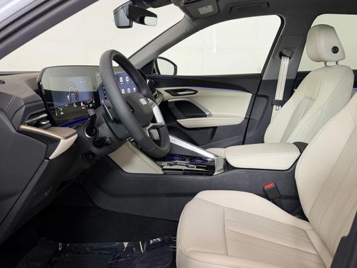 Glacier White Metallic 2026 Audi Q5 Premium TFSI quattro S tronic
