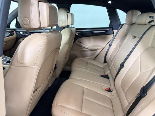 Black 2020 Porsche Macan Macan