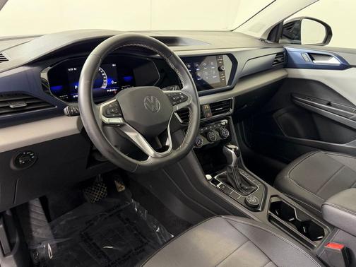 Deep Black Pearl 2023 Volkswagen Taos 1.5T SE