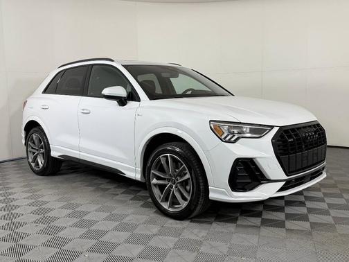 2025 Audi Q3 Premium 45 TFSI S line quattro Tiptronic