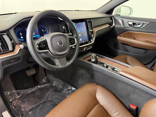 2023 Volvo V60 Cross Country B5 Plus