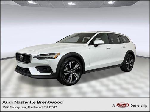 2023 Volvo V60 Cross Country B5 Plus