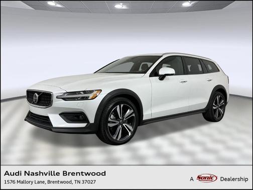 2023 Volvo V60 Cross Country B5 Plus