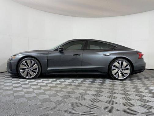 2022 Audi e-tron GT Prestige