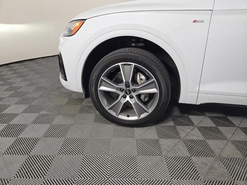 2025 Audi Q5 45 S line Premium