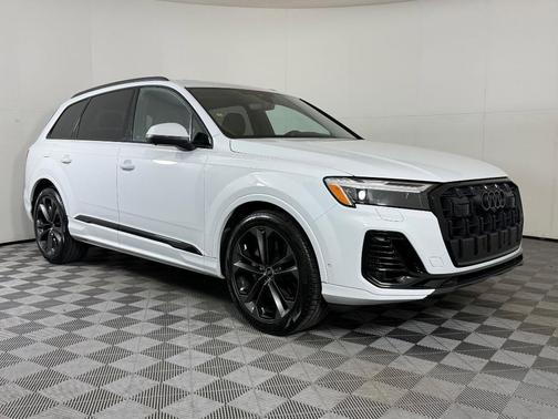 2025 Audi Q7 55 Premium Plus