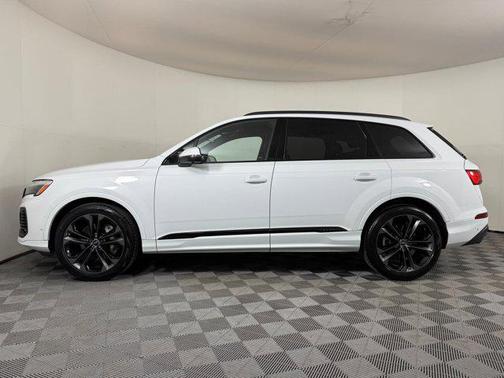 2025 Audi Q7 55 Premium Plus