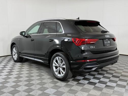 2025 Audi Q3 Premium 45 TFSI S line quattro Tiptronic