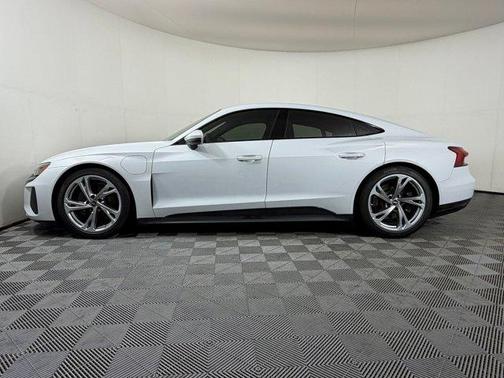 Suzuka Gray Metallic 2023 Audi e-tron GT Premium Plus quattro